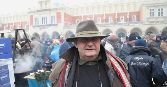 O łososiach, do których powinniśmy się "uśmiechnąć, "jednokęsówkach", które choć proste, wyglądają jak milion dolarów, zupach na ratunek i sekrecie noworocznej kaczki rozmawiamy z krakowskim restauratorem i filantropem - Janem Kościuszką. 