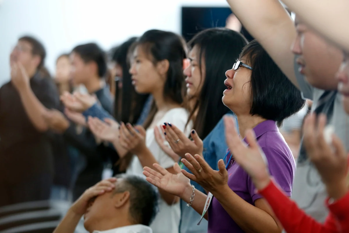 Duży, ciemny obiekt zlokalizowany przy pomocy sonaru na dnie Morza Jawajskiego, w pobliżu Borneo, to najpewniej wrak samolotu malezyjskich linii AirAsia - poinformował przedstawiciel służb ratowniczych. Z wody wydobyto już siedem ciał ofiar katastrofy. 