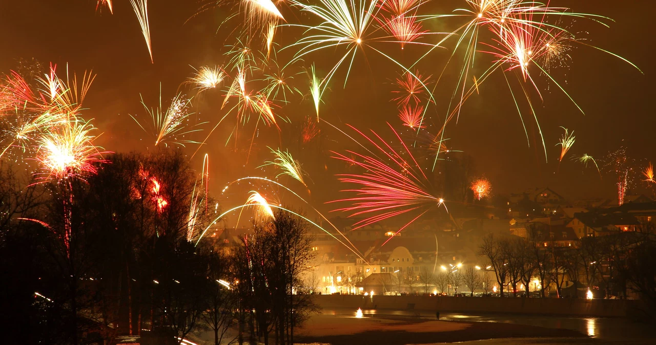 Jak będzie w tym roku wyglądała noc sylwestrowa? Rząd zapowiedział poważne ograniczenia.