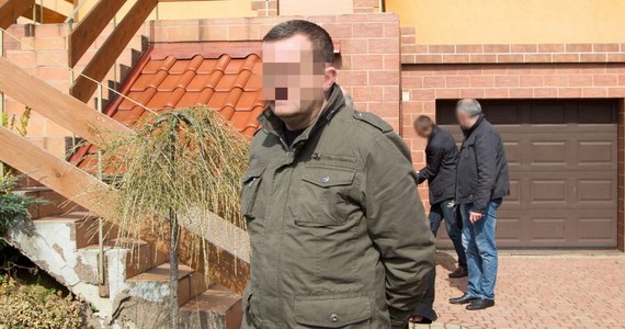 Rodzina pięciorga ofiar pożaru w Jastrzębiu Zdroju "ze spokojem" przyjęła informację, że prokurator będzie przygotowywał akt oskarżenia przeciwko Dariuszowi P. - oświadczył pełnomocnik rodziny Bartosz Sapota. "Rodzina podtrzymuje swoje stanowisko z kwietnia 2014 r. w którym stwierdziła, że zależy jej na poznaniu prawdziwego przebiegu wydarzeń" - dodał.