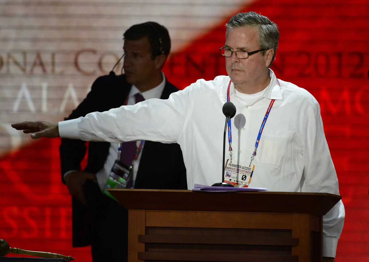 Były gubernator Florydy Jeb Bush zrezygnował ze wszystkich swych stanowisk w firmach i fundacjach. Dziennik „Washington Post” zwraca uwagę, że to wskazuje na jego zamiar wystartowania w wyborach prezydenckich w 2016 roku.