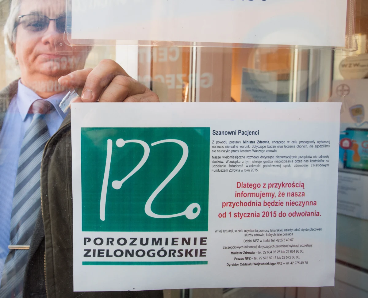 3/4 przychodni w całym kraju zawarło dotąd umowy z Narodowym Funduszem Zdrowia na nowy rok. Lekarze mają czas na składanie podpisanych umów do północy - mówił na konferencji prasowej minister zdrowia Bartosz Arłukowicz. "Gremialnego składania wniosków nie będzie" - odpowiadał prezes Porozumienia Zielonogórskiego Jacek Krajewski w rozmowie z dziennikarzem RMF FM. 