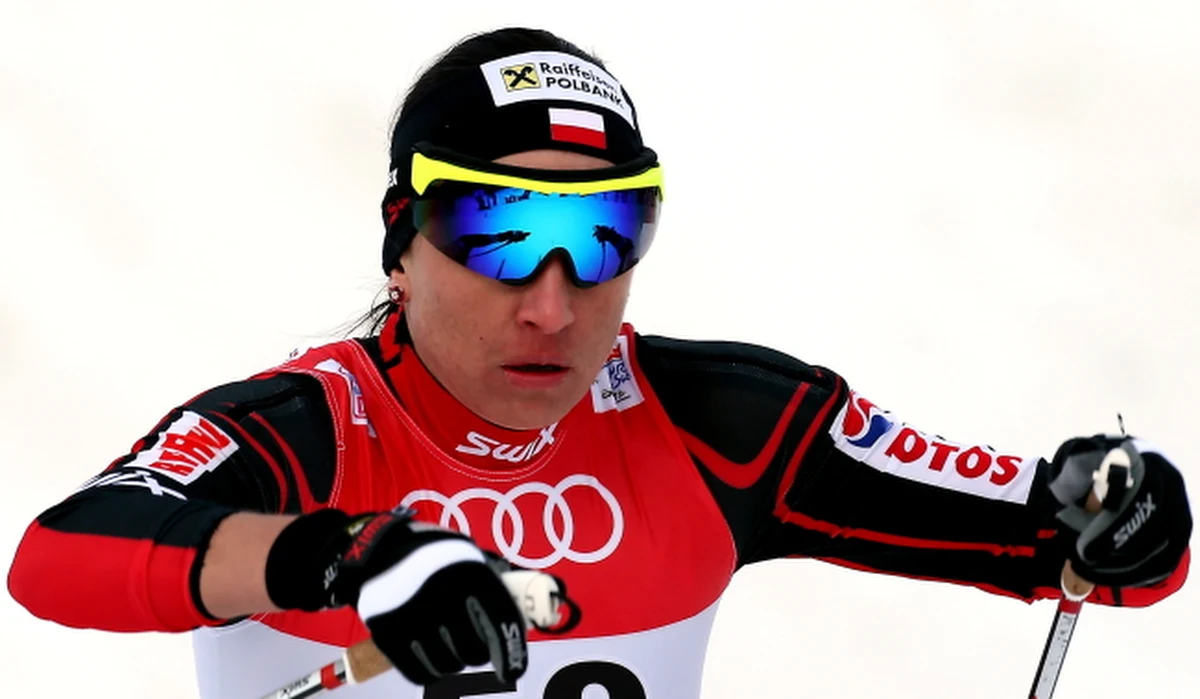 Prolog Tour de Ski w biegach narciarskich w niemieckim Oberstdorfie norweskie media nazwały nokautem w wykonaniu Marit Bjoergen i "startem marzeń" ich zawodniczek, które "wytapetowały podium". Zwrócono uwagę na "silną i odrodzoną" Justynę Kowalczyk.  