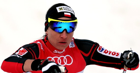 Prolog Tour de Ski w biegach narciarskich w niemieckim Oberstdorfie norweskie media nazwały nokautem w wykonaniu Marit Bjoergen i "startem marzeń" ich zawodniczek, które "wytapetowały podium". Zwrócono uwagę na "silną i odrodzoną" Justynę Kowalczyk.  