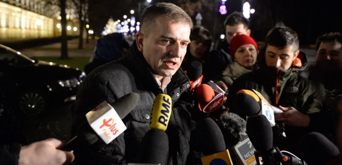 Decyzji o zabraniu 1 mld zł innym pacjentom, by przeznaczyć je na POZ, czego domaga się Porozumienie Zielonogórskie - nie będzie - poinformował po spotkaniu z premier Ewą Kopacz minister Bartosz Arłukowicz. Dodał, że obecnie 79 proc. przychodni i 85 proc. lekarzy ma umowy z NFZ.  