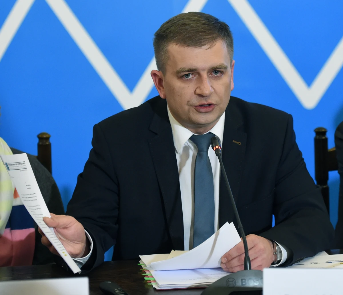 Minister zdrowia Bartosz Arłukowicz zaprosił przedstawicieli Porozumienia Zielonogórskiego na dalsze rozmowy dotyczące funkcjonowania POZ w 2015 roku. Mają się one rozpocząć o godzinie 16:00. Przyjdziemy – odpowiadają lekarze, którzy zamknęli od nowego roku swoje przychodnie.