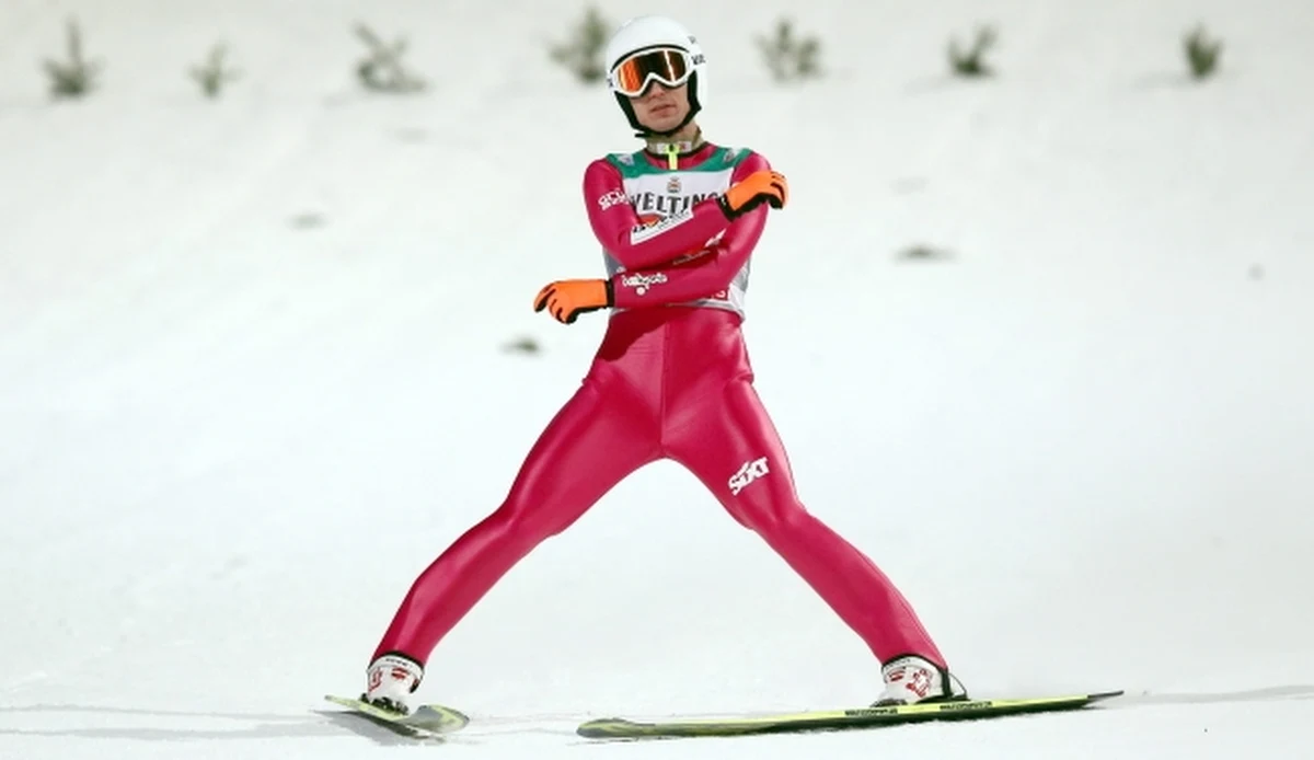 Kamil Stoch jako jedyny z Polaków awansował do serii finałowej ostatniego konkursu Turnieju Czterech Skoczni w austriackim Bischofshofen i zakończył wtorkowe zmagania na 15. miejscu. Konkurs wygrał Austriak Michael Hayboeck, a cały turniej - jego rodak, Stefan Kraft.