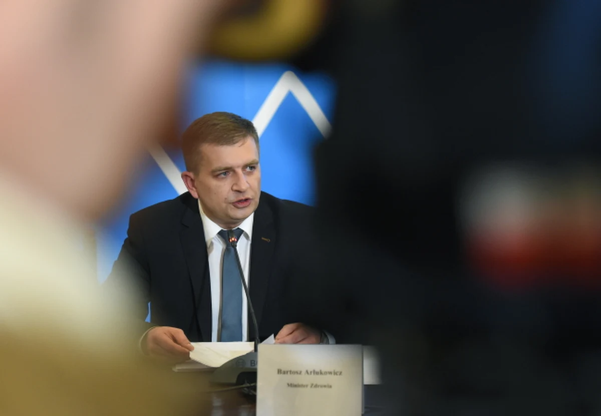 W Ministerstwie Zdrowia trwa spotkanie przedstawicieli Porozumienia Zielonogórskiego z ministrem Bartoszem Arłukowiczem. Szef resortu zaprosił protestujących medyków na rozmowy, które mają doprowadzić do zakończenia trwającego już kolejny dzień sporu.  