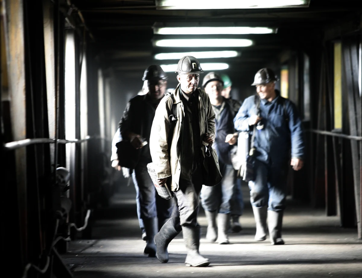 Jest już pierwszy protest górników po dzisiejszych informacjach rządu o możliwości zamykania kopalń. Na powierzchnię nie wyjechali górnicy z drugiej zmiany w kopalni "Brzeszcze". 