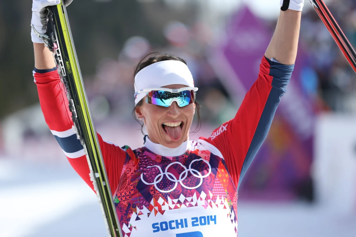 Prowadząca w punktacji generalnej Tour de Ski Marit Bjoergen ma w swoim sztabie ponad 30 osób, które o nią dbają. Do Dobbiaco przyjechał z Oslo kucharz, który przywiózł żywność a nawet wodę dla Norweżki. 