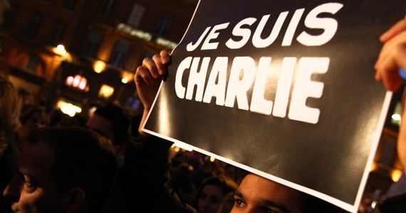 Said Kouachi, jeden z domniemanych sprawców zamachu na redakcję tygodnika satyrycznego "Charlie Hebdo" w Paryżu, w 2011 r. przeszedł kilkumiesięczne szkolenie w obozie Al-Kaidy w Jemenie - twierdzą telewizja CNN oraz dziennik "New York Times". Nadsekwańska prasa twierdzi z kolei, że mężczyźni znajdowali się na czarnej liście terrorystów w USA. We Francji nie byli jednak pod obserwacją służb. 
