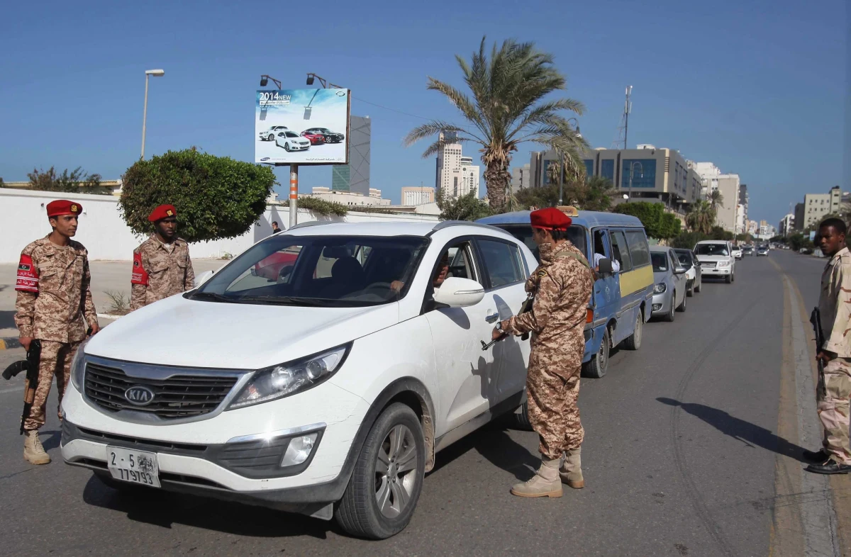 Co najmniej siedem osób zginęło w podwójnym, samobójczym zamachu bombowym dokonanym w kawiarni w Trypolisie na północy Libanu. Rannych jest około 20 osób. Zamachu dokonano w dzielnicy Dżabal Mohsen, w większości zamieszkanej przez alawitów.