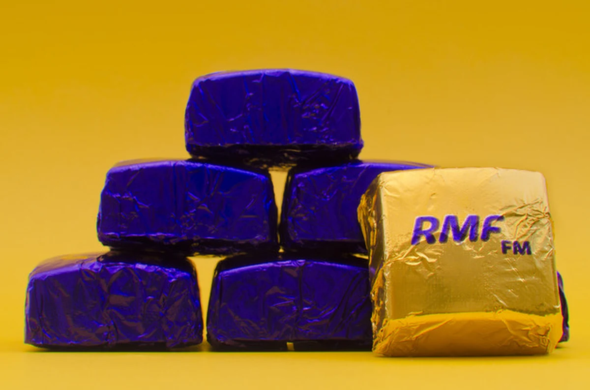 Wielka akcja RMF FM! Z okazji naszych 25. urodzin rozdamy naszym słuchaczom 25 000 wyjątkowych bombonierek. W każdym pudełku znajdziecie 25 przepysznych nadziewanych czekoladek. W czwartek słodkości rozdawaliśmy na Mały Rynek w Krakowie. W piątek pojawimy się w Lublinie!