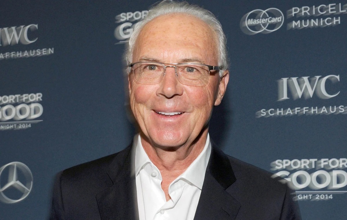 "Tego można się było spodziewać" - powiedział po wyborze Portugalczyka Cristiano Ronaldo na najlepszego piłkarza świata 2014 roku legendarny niemiecki zawodnik, Franz Beckenbauer. "W zeszłym roku Franck Ribery wygrał z Bayernem Monachium wszystko, co było możliwe, a Ronaldo nie miał żadnego tytułu, a i tak zwyciężył w plebiscycie. Widocznie nie liczą się wyniki sportowe, a odpowiednia prezencja" - dodał. 