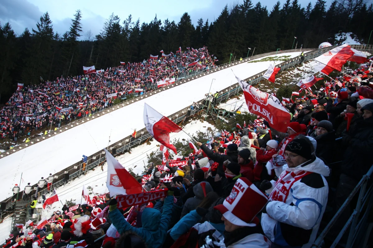Zainteresowanie weekendowym Pucharem Świata w skokach narciarskich w Zakopanem jest rekordowe. Niemal wszystkie bilety zostały już sprzedane.