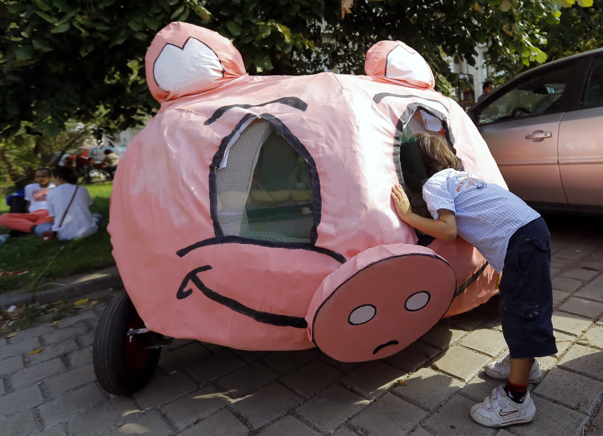 Renomowana oficyna wydawnicza Oxford University Press wprowadza cenzurę na książki dla dzieci. Nie będą mogły się nich pojawiać teksty ani ilustracje przedstawiające świnki i kiełbaski. 