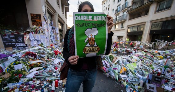 Francuzi masowo protestują przeciwko perspektywie możliwej islamizacji ich ojczyzny. Tak sławny francuski filozof Alain Finkielkraut - w rozmowie z korespondentem RMF FM Markiem Gładyszem - komentuje ustawiające się dzisiaj przed kioskami w całym kraju kolejki milionów ludzi, którzy chcą kupić nowy numer tygodnika "Charlie Hebdo" z karykaturą Mahometa na okładce.