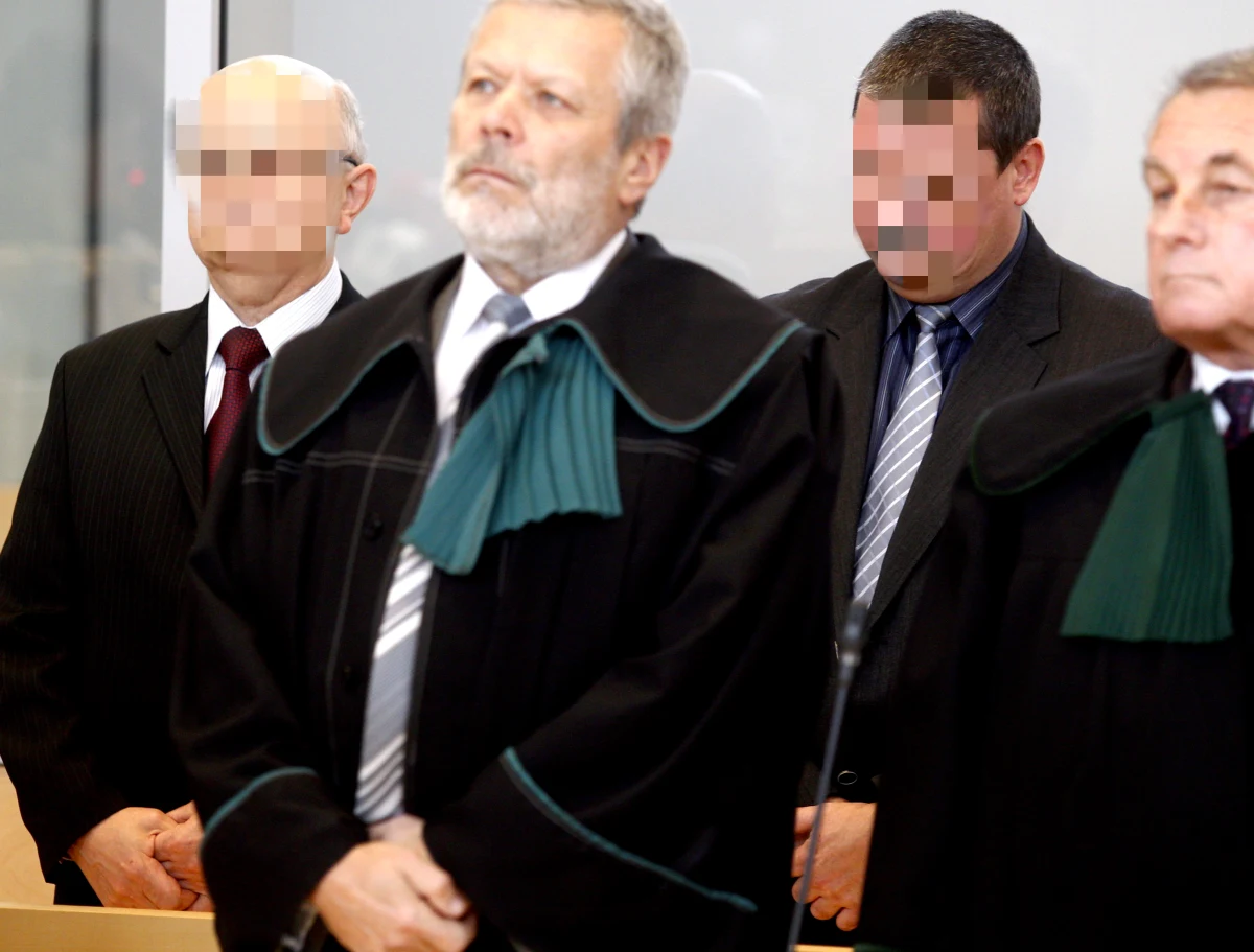 Na 3 lata więzienia skazał Sąd Okręgowy w Gliwicach Marka Z. za sprowadzenie katastrofy w kopalni Halemba. 2 lata więzienia w zawieszeniu na 5 lat orzekł sąd dla b. dyrektora kopalni Kazimierza D. W 2006 roku w wyniku wybuchu metanu i pyłu węglowego zginęło 23 górników. 