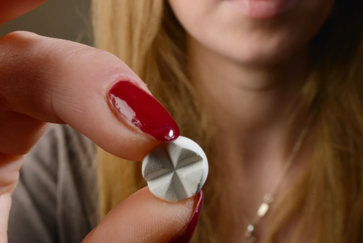 Z punktu widzenia nauczania moralnego Kościoła, stosowanie tzw. pigułki "dzień po" jest grzechem ciężkim - uważają eksperci z zespołu bioetycznego Episkopatu Polski. Podkreślają, że pigułka ta nie jest lekiem, a Polska nie jest zobowiązana do wprowadzenia jej bez recepty.