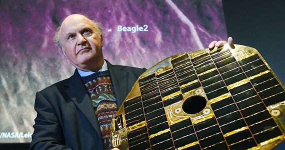 Brytyjski lądownik Beagle 2 został odnaleziony na powierzchni Marsa - poinformowali podczas konferencji prasowej w Londynie brytyjscy naukowcy. W 2003 roku pojazd zaginął podczas próby lądowania i nigdy nie nawiązał kontaktu z centrum kontroli lotu.