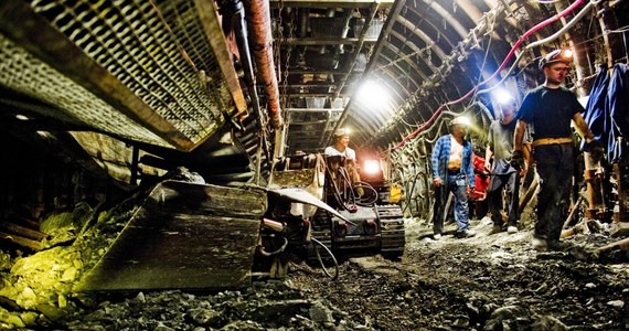Na Śląsku działają teraz 3 spółki węglowe. Najgorsza sytuacja jest w Kompanii Węglowej, ale dwie pozostałe też notują straty. Kiedy rząd ogłosił program ratowania Kompanii Węglowej, 10 dni temu zaczęły się górnicze protesty.