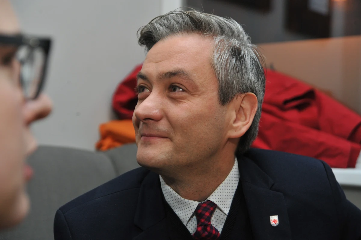 Prokuratura chce uchylenia wyroku uniewinniającego Roberta Biedronia (od miesiąca prezydenta Słupska) z zarzutu uderzenia policjanta podczas blokady marszu nacjonalistów w 2010 r. 11 lutego sąd zbada apelację prokuratury w tej sprawie.  