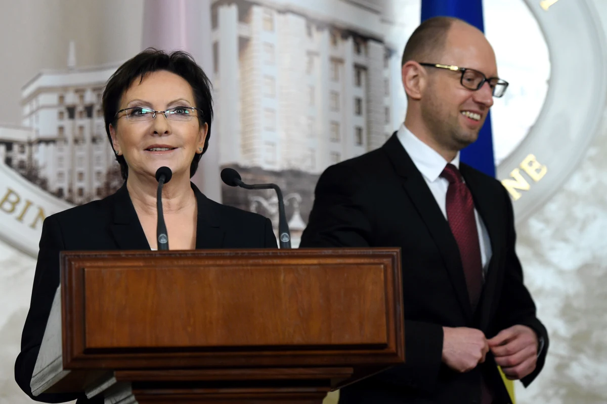 Polska udzieli 100 mln euro kredytu Ukrainie na odbudowę Donbasu - poinformował na swojej oficjalnej stronie prezydent Petro Poroszenko. Dodatkowo polski rząd zamierza przekazać pieniądze na stypendia dla ukraińskich dzieci.