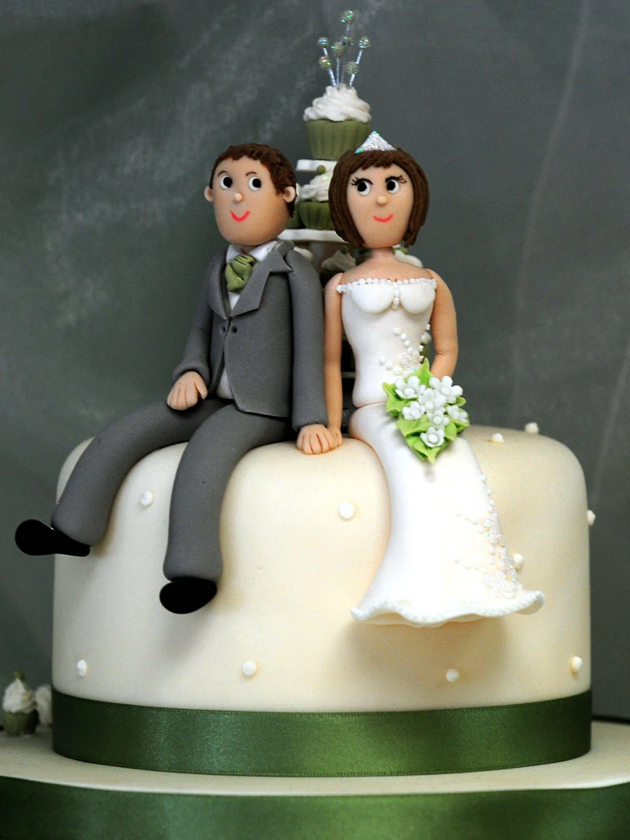 Ślub się nie odbył, bo od państwa młodych kierownik USC poczuła alkohol. Termin przełożono, ale i wtedy młodzi nie założyli sobie obrączek, bo tym razem panna młoda przyszła na uroczystość pijana - takie zdarzenia opisuje portal skierniewice.naszemiasto.pl.