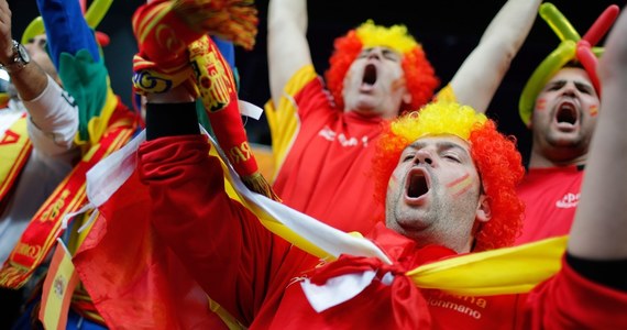 Około 60 kibiców z... Hiszpanii zakontraktowali Katarczycy do dopingowania swojej reprezentacji podczas rozgrywanych w ich kraju mistrzostw świata w piłce ręcznej - poinformowały hiszpańskie media. Każdy z "wynajętych" fanów kosztuje w sumie 2000 euro.