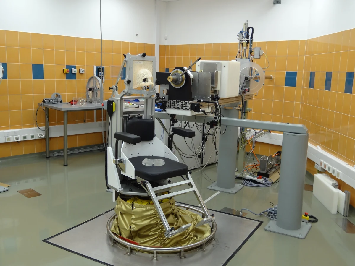 Od października w Polsce możliwa będzie nowoczesna terapia protonowa dla chorych na raka. Nie trzeba będzie wysyłać ich na drogie leczenie za granicę. Pomoc w Krakowskim Instytucie Fizyki Jądrowej znajdzie nawet 700 pacjentów i to nie tylko z Krakowa, ale z całej Polski.