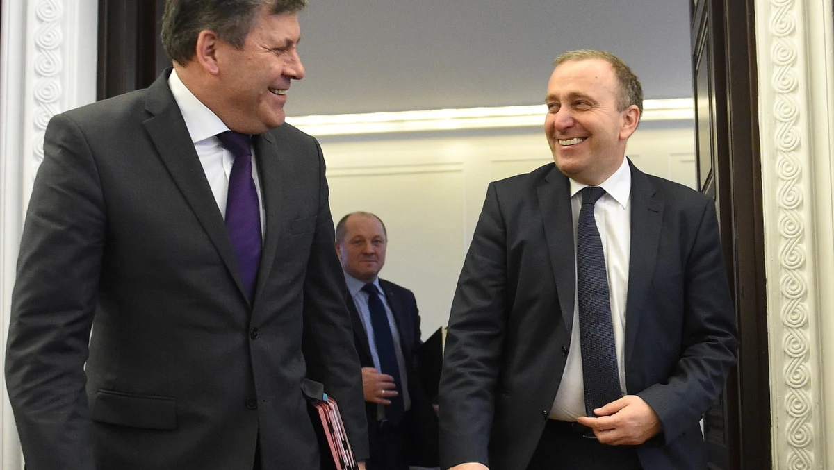 Każdemu politykowi może się przydarzyć niezręczna wypowiedź, ale najbardziej powinni uważać na swoje słowa król (prezydent), premier i minister spraw zagranicznych każdego kraju. Zwłaszcza ta ostatnia funkcja wymaga dyplomatycznego taktu i ciągłego pilnowania się, aby nie powiedzieć ani jednego zbędnego lub fałszywego słowa, ponieważ mogą być one natychmiast wykorzystane przez wrogów.