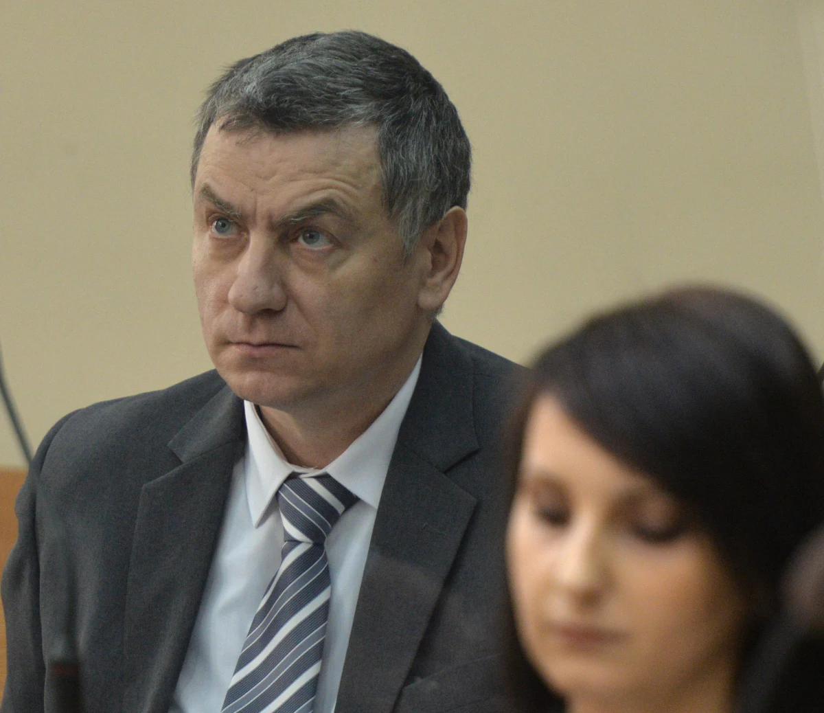 Proces Brunona Kwietnia – krakowskiego nauczyciela akademickiego oskarżonego o przygotowywanie zamachu na Sejm – w czwartek i piątek odbywa się w "cichej sali" Sądu Najwyższego w Warszawie. W pomieszczeniu mającym certyfikaty bezpieczeństwa do odtwarzania informacji niejawnych, sąd wysłuchuje nagrań z rozpracowywania Brunona Kwietnia przez Agencję Bezpieczeństwa Wewnętrznego. 