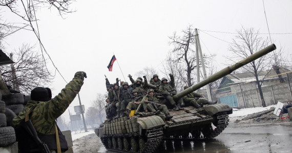 NATO dostrzega oznaki obecności rosyjskich systemów obrony przeciwlotniczej na wschodniej Ukrainie - poinformował w Brukseli naczelny dowódca sił NATO w Europie, amerykański generał Philip Breedlove. "Walki się nasiliły do skali sprzed porozumienia o zwieszeniu broni z września ub. roku” - dodał.