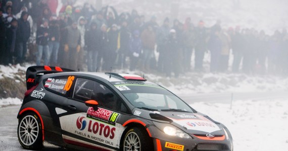 Robert Kubica z pilotem Maciejem Szczepaniakiem (Ford Fiesta WRC) wygrali trzy z sześciu piątkowych odcinków specjalnych w Rajdzie Monte Carlo, pierwszej eliminacji samochodowych mistrzostw świata.