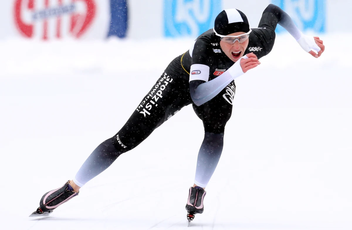 Luiza Złotkowska wygrała biegi na 500 i 1000 m w pierwszym dniu mistrzostw Polski w wieloboju sprinterskim w łyżwiarstwie szybkim w Zakopanem. Wśród mężczyzn triumfowali Artur Nogal i Zbigniew Bródka.