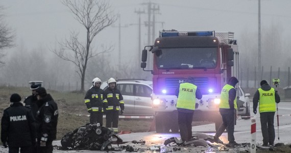 Do poważnego wypadku doszło na drodze krajowej nr 82 między Łęczną a Starą Wsią na Lubelszczyźnie. W Turowoli samochód osobowy zderzył się z autobusem. Do szpitali trafiły 22 osoby.