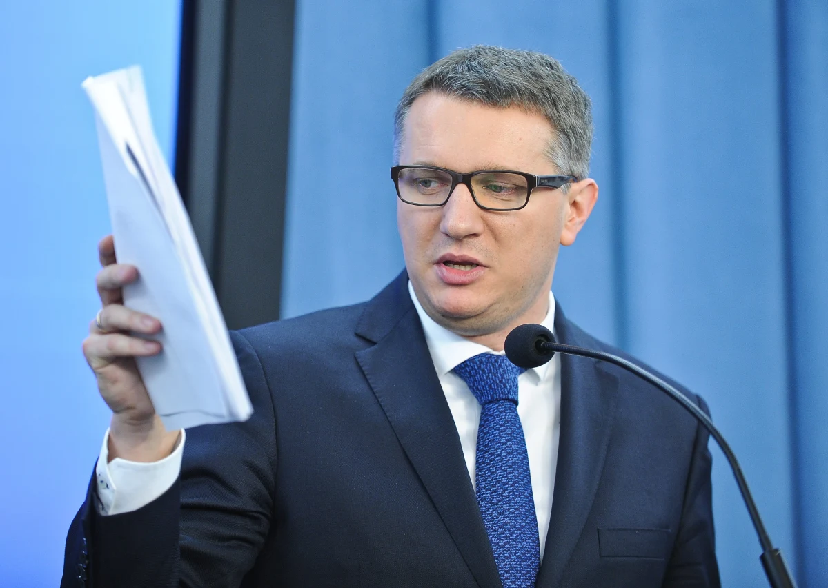 "To nie jest prawdą, że Adam Piechowicz - doradca marszałek a ostatnio premier Ewy Kopacz - organizował razem ze mną kampanię referendalną przeciwko Hannie Gronkiewicz - Waltrz" - tak były burmistrz warszawskiego Ursynowa Piotr Guział dementuje w rozmowie z dziennikarzem RMF FM ostatnią wypowiedź posła Przemysława Wiplera. 