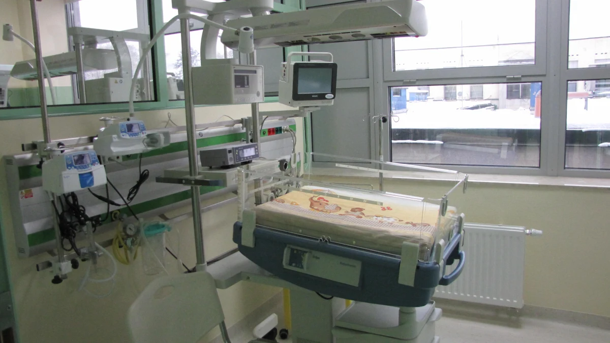 Ponad 13 milionów złotych kosztował remont oddziału chirurgii Szpitala Dziecięcego w Krakowie - Prokocimiu. Od lutego, pomoc, znajdzie w nim około 70 małych pacjentów i opiekujących się nimi rodziców. 