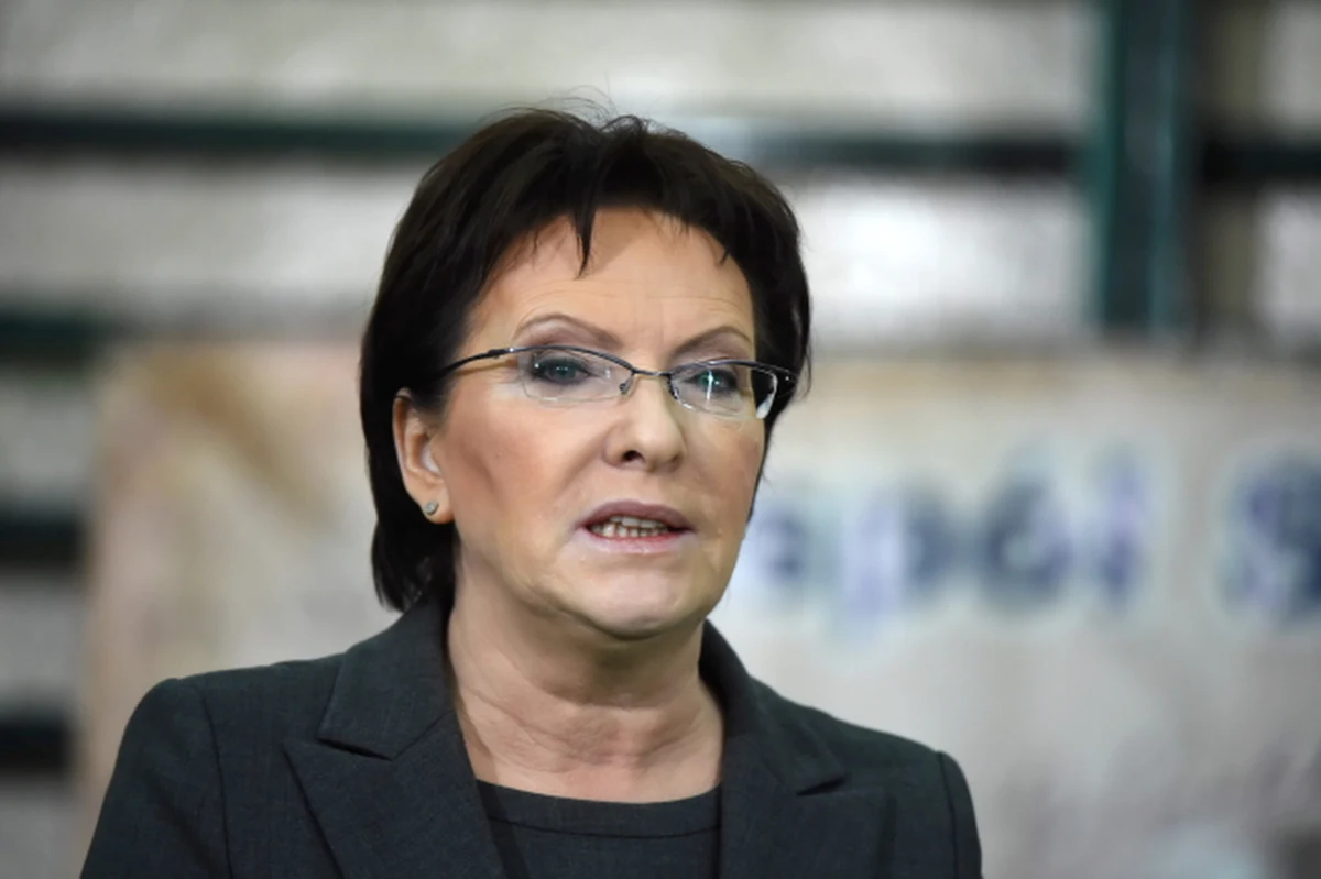 Gdyby wybory parlamentarne odbyły się w najbliższą niedzielę, wygrałaby je Platforma Obywatelska - wynika z sondażu TNS Polska. Na partię Ewy Kopacz zagłosowałoby 31. procent osób deklarujących udział w wyborach. Prawo i Sprawiedliwość wraz z Solidarną Polską i Polską Razem dostałyby 27 proc. głosów. 