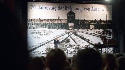 Były więzień Auschwitz walczy z „polskimi obozami”