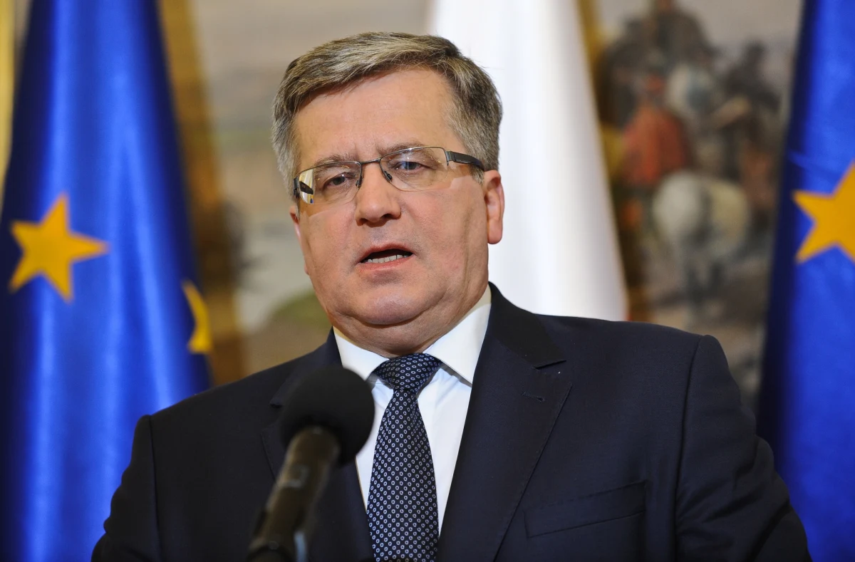 52 proc. badanych chciałoby w majowych wyborach prezydenckich oddać głos na obecnego prezydenta Bronisława Komorowskiego - wynika z sondażu TNS Polska. Poparcie dla kandydata PiS Andrzeja Dudy zadeklarowało 12 proc. ankietowanych, a dla kandydatki SLD Magdaleny Ogórek - 5 proc. 24 proc. ankietowanych jeszcze nie wie, na kogo będzie głosować. 