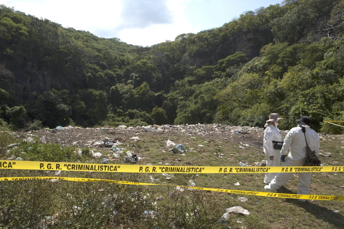 Po czterech miesiącach od zniknięcia w meksykańskim mieście Iguala 43 studentów prokuratura uznała, że wszyscy oni nie żyją. "Zebrane dowody pozwalają stwierdzić, że studenci zostali porwani, zamordowani i spaleni" - oświadczył prokurator generalny Meksyku Jesus Murillo Karam.