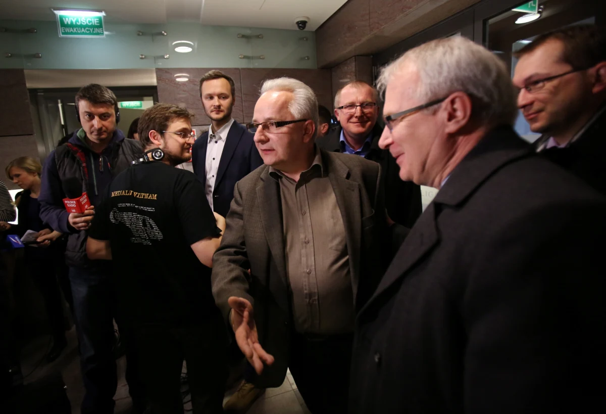 Przedstawiciele związków zawodowych działających w Jastrzębskiej Spółce Węglowej przedstawili swoje postulaty Radzie Nadzorczej. Obie strony spotkały się w Warszawie. Rozmowy nie przyniosły żadnych konkretów. Górnicy kontynuują protesty.