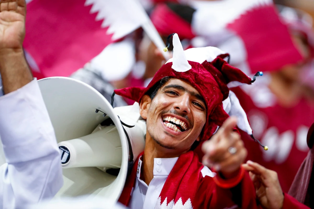 Reprezentacja Kataru piłkarzy ręcznych stanowi tygiel zawodników z różnych państw, którzy przynajmniej do olimpiady w Rio de Janeiro będą tymczasowymi obywatelami tego kraju. Zespół gospodarzy mistrzostw świata będzie rywalem Polaków w półfinale turnieju. 