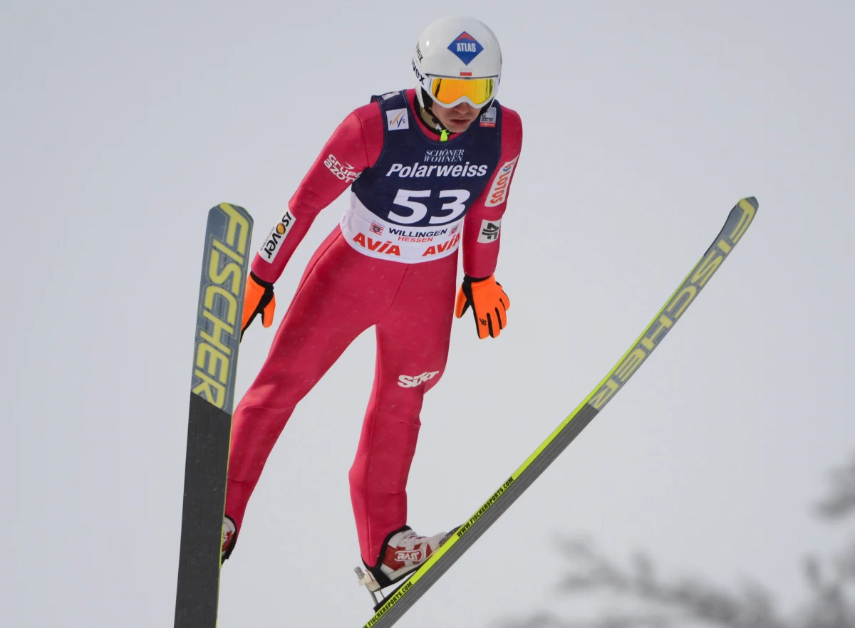 Kamil Stoch znokautował rywali w pierwszej serii konkursu skoków Pucharu Świata w Willingen. Nasz dwukrotny mistrz olimpijski skoczył aż 147,5 m! Wicelidera Norwega Rune Veltę wyprzedza aż o 9,5 pkt.