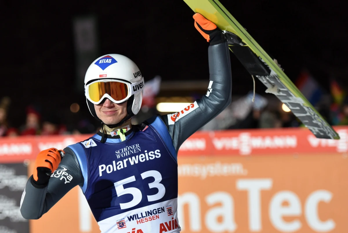 O godzinie 16 na skoczni w niemieckim Willingen zostanie rozegrany drużynowy konkurs Pucharu Świata w skokach narciarskich. W zespole biało-czerwonych wystąpią Piotr Żyła, Aleksander Zniszczoł, Klemens Murańka i Kamil Stoch. 