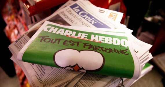 Redakcja francuskiego magazynu satyrycznego "Charlie Hebdo" poinformowała, że na kilka najbliższych tygodni zawiesza wydawanie pisma. To tam na początku stycznia doszło do masakry pracowników gazety. Zginęło wówczas 12 osób.