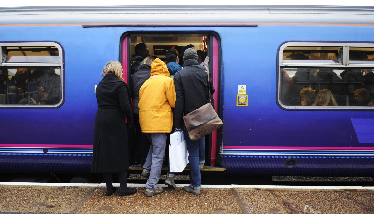 Brytyjski rząd przeciwko nadgorliwym kontrolerom w pociągach. Pasażerom, którzy będą w stanie wytłumaczyć brak ważnego biletu, nie będą już grozić konsekwencje karne.