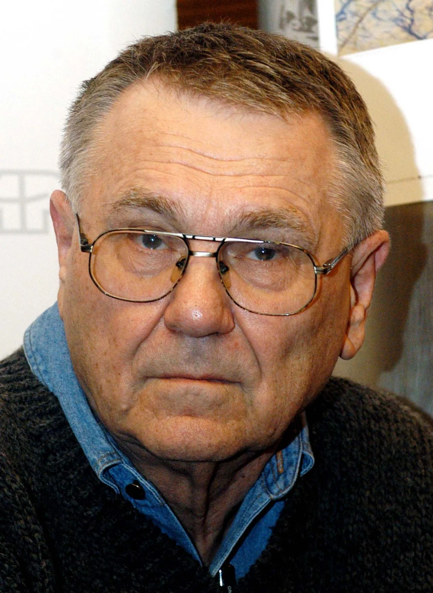 Okazuje się, że Zdzisław Beksiński, znany malarz i grafik, był także autorem prozy. W latach 1963-65 napisał prawie 40 opowiadań oraz szkiców utworów. 20 lutego odbędzie się ich pierwsza publiczna prezentacja w jego galerii w Muzeum Historycznym w Sanoku. W maju utwory ukażą się drukiem.