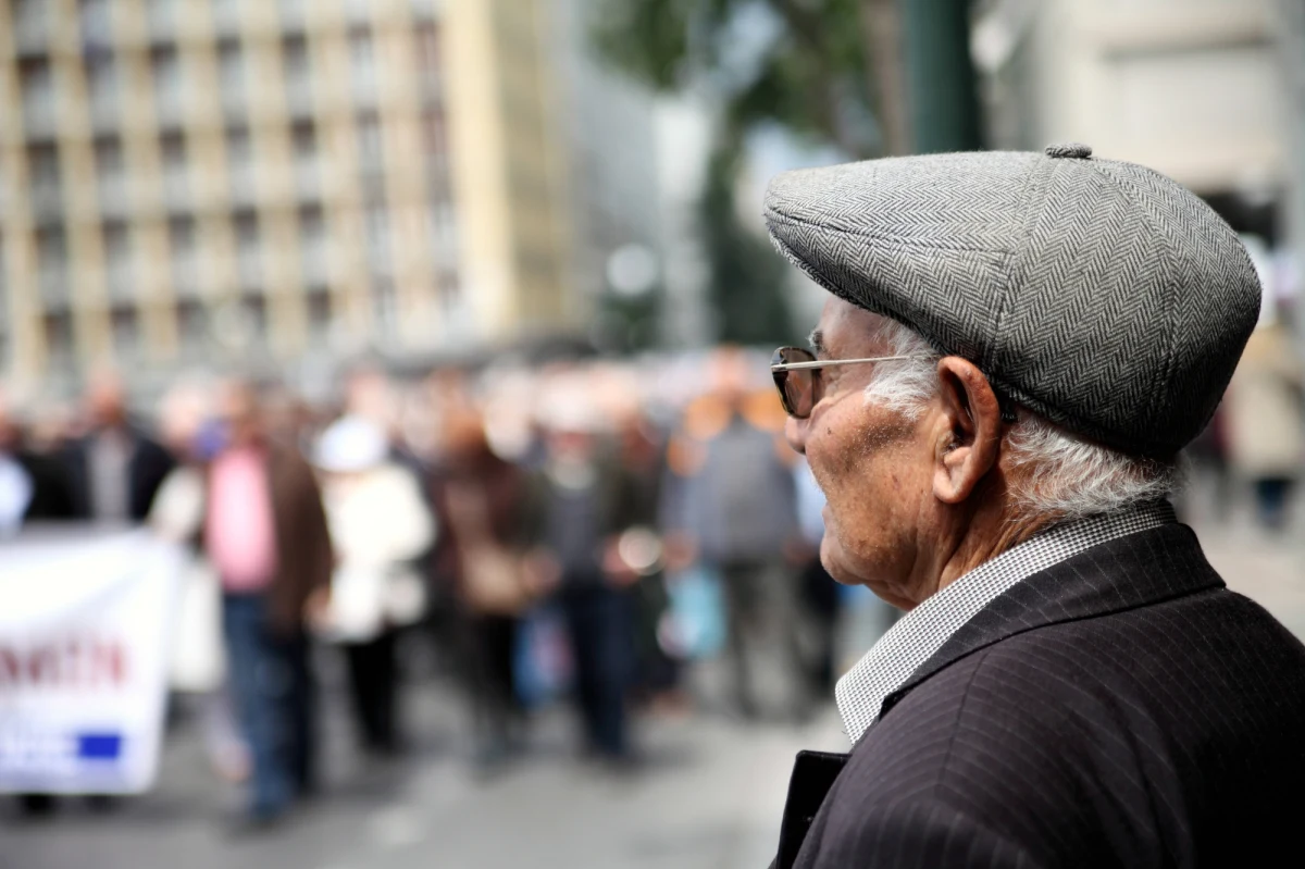 Najstarszy mężczyzna na świecie skończył dzisiaj 112 lat. Sakari Momoi, emerytowany pedagog z Japonii, świętował w towarzystwie najbliższej rodziny w domu opieki w Tokio.